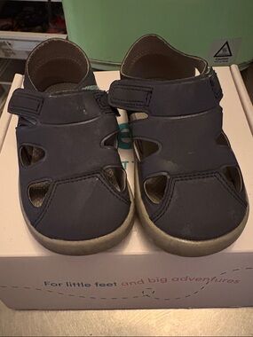 Ten Little Kids Closed-Toe Sandals — Navy Blue sz 7